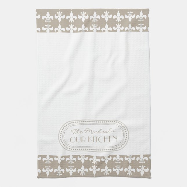 Natur | White Lilie Pattern Monogram Handtuch (Vertikal)