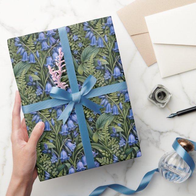 Naturalistische Blauglöckchen-Blattillustration Geschenkpapier (Schenken)