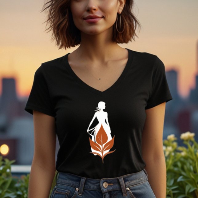 Nature and Woman Silhouette Elegant Feminine Art  T-Shirt (Von Creator hochgeladen)