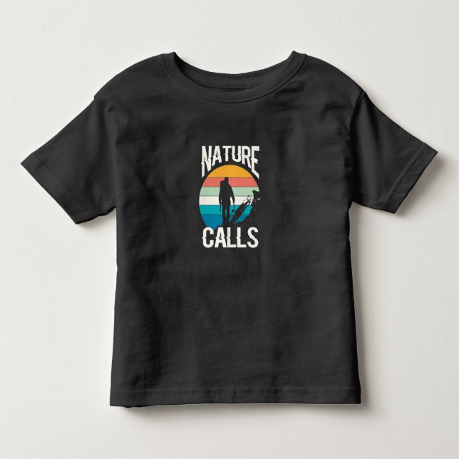 Nature Calls - Umarmung des Großen im Freien Kleinkind T-shirt (Vorderseite)