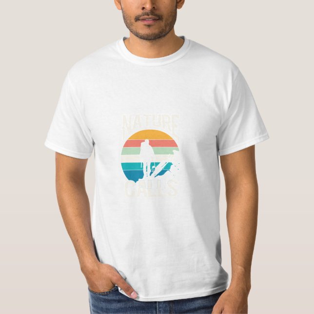 Nature Calls - Umarmung des Großen im Freien T-Shirt (Vorderseite)