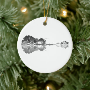 Nature's Song: Forest Landscape Gitarre Art Keramik Ornament