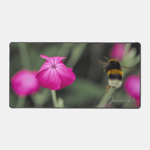 Naturfoto von Biene und rosa Blume mit Namen Schreibtischunterlage