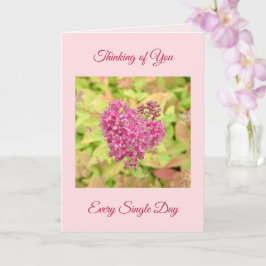 Natürliche Blume Herz - durchbohrt von Pfeil. Karte