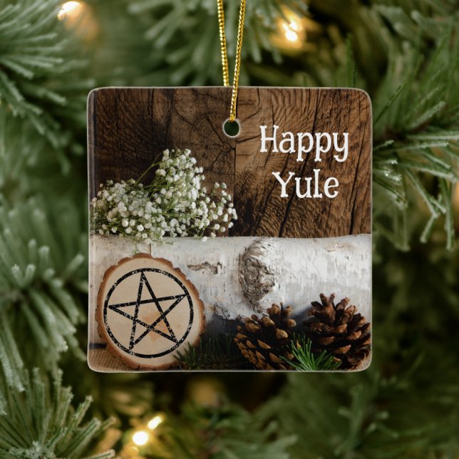 Natürliches Birkenbaum Log und Pine Cones Happy We Keramikornament (Baum)