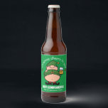 Naughty Elves Green Christmas Beer Label Bierflaschenetikett<br><div class="desc">Woll dir ein Weihnachtsfest,  das unanständig und netter ist? Bringen Sie mit einigen Naughty Elves Designs ein wenig Freude in Ihr Leben. Frohe Weihnachten!</div>