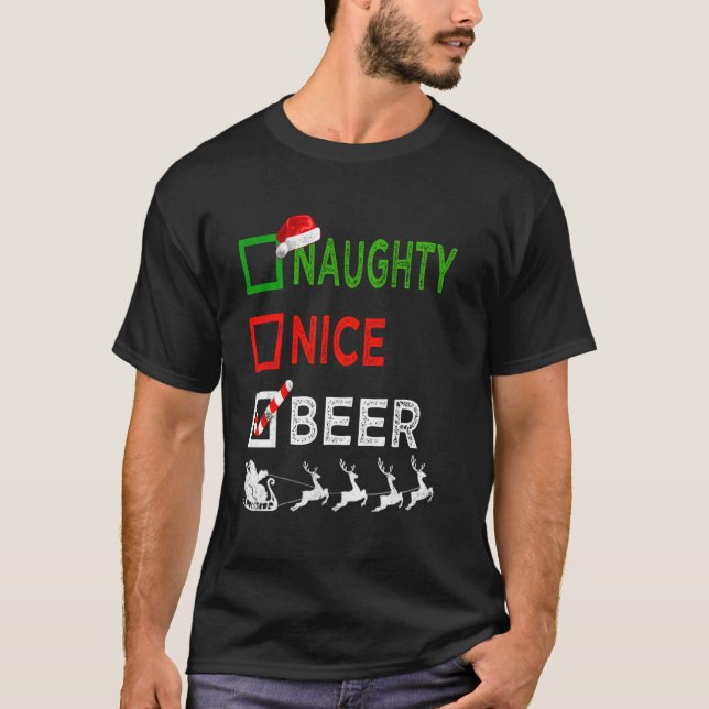 Naughty Nice Beer Christmas Pajamas Funny Santa Ha T-Shirt (Vorderseite)