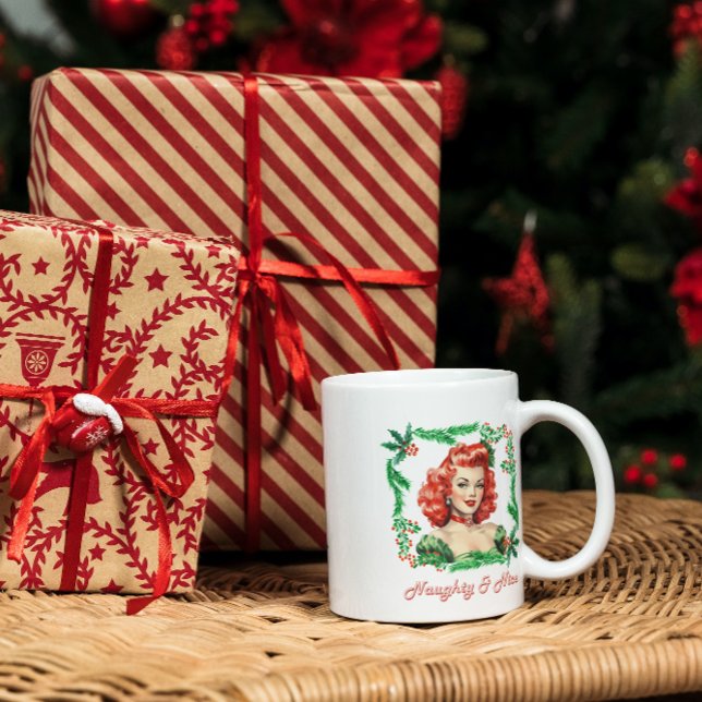 Naughty & Nice Retro Christmas Pinup Kaffeetasse (Von Creator hochgeladen)