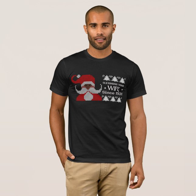 Naughty Santa Sleighing Ihre Ehefrau Weihnachten T-Shirt (Vorne ganz)