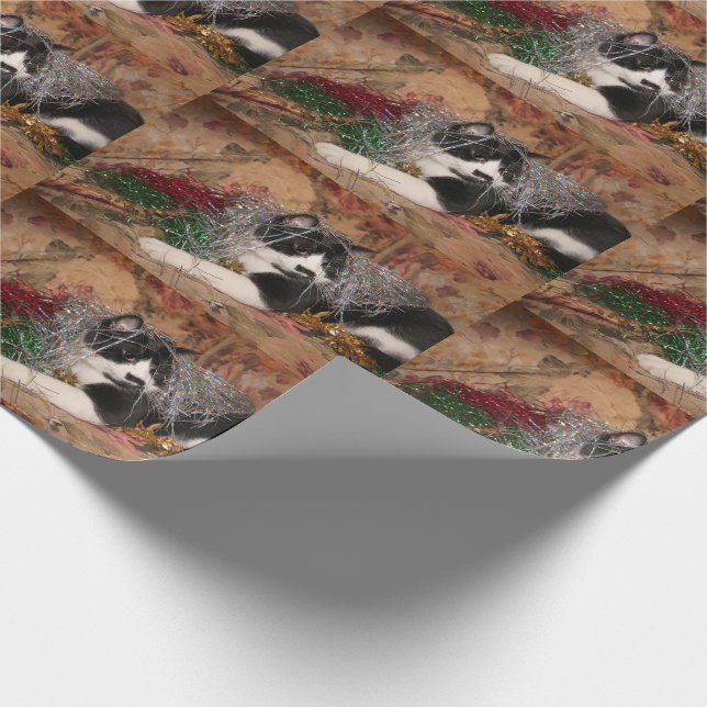 Naughty tuxedo kitty Weihnachten Geschenkpapier (Ecke)