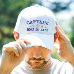 Nautic Captain Boat Name Navy Blue Gold Stars Bestickte Baseballkappe<br><div class="desc">Segeln Sie stilvoll mit einem personalisiert bestickten weißen Hut mit Ihrem Captain Rank oder einem anderen gewünschten Titel zusammen mit Ihrem Namen oder Boat Name in Marineblau und fünf goldenen Sternen. Verschiedene Kappe- und Gewindelfarben zur Auswahl. Ein tolles Geschenk für Väter Tag,  Geburtstag oder jede Gelegenheit.</div>