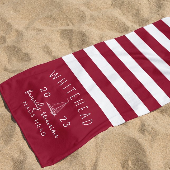 Nautic Sailboat Stripe Red Monogram Strandtuch (Von Creator hochgeladen)