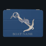 Nautic Spirit Anchor Dolphin Navy Blue iPad Mini Hülle<br><div class="desc">Dieses Bild zeigt einen Anker auf einem marineblauen Hintergrund.</div>