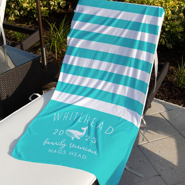 Nautic Whale Aqua Monogram Strandtuch (Von Creator hochgeladen)