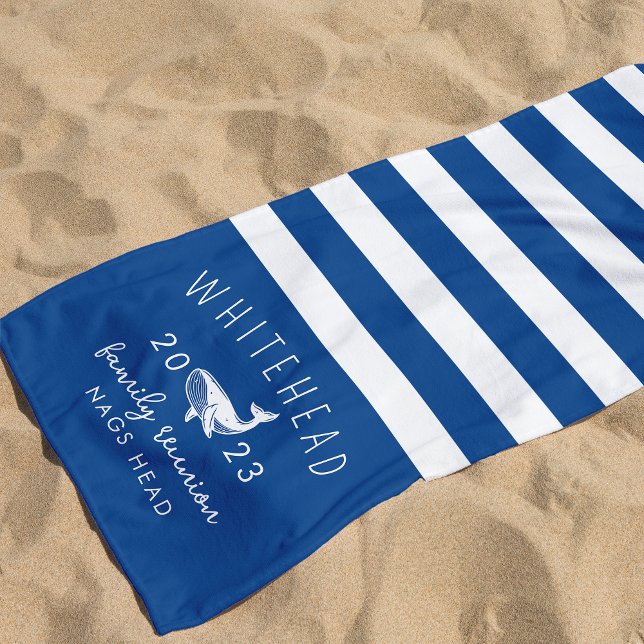 Nautic Whale Blue Monogram Strandtuch (Von Creator hochgeladen)