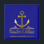 Nautical Anchor Cruise Ship Gastgeschenk Hochzeit  Magnet<br><div class="desc">Benutzerdefinierter, nautischer Ankermariner blauer Gastgeschenk Hochzeit-Magnet - Imitate metallisches goldenes Ankerlogo zentriert sich um personalisierte Namen eines Ehepaares in goldener Schrift mit einem Schlagschatten. Im unteren Teil ist der Name des Kreuzfahrtschiffes und das Datum. Auf einem massiven marineblauen Hintergrund, der in Lieblingsfarbe oder als Ergänzung zu Ihrem Hochzeitsfarbschema geändert werden...</div>
