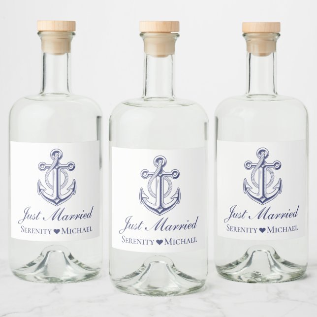 Nautical Just Married Navy Blue Anchor Hochzeit Alkoholflaschenetikett (Flaschen)