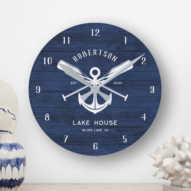 Nautical Lake House Familienname Anchor Blue Wood Runde Wanduhr (Von Creator hochgeladen)