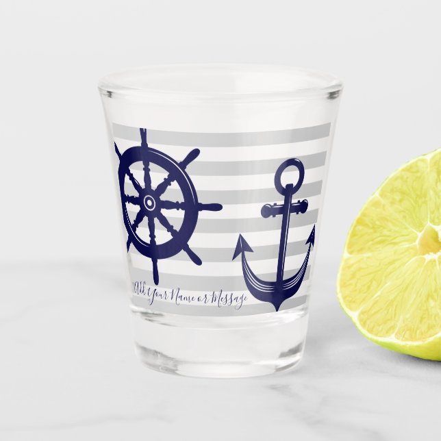 Nautical Navy Blue Anchor Boat Wheel Gray Stripe Schnapsglas (Vorderseite)