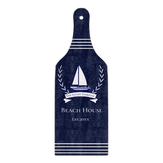 Nautical Navy Blue Sailboat Küste Mit Monogramm Schneidebrett (Vorderseite)