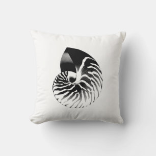 Nautilus-Muschel - Schwarz, Grau und Weiß Kissen