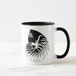 Nautilus-Muschel - schwarz, grau und weiß Tasse