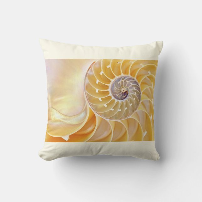 Nautilus Throw Pillow Kissen (Vorderseite)
