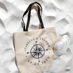 Nautische Compass-Rose-Individuelle Name Tragetasche<br><div class="desc">Eine minimale und klassische Kompass-Rose Tasche für Ihre Hochzeitsfeier. Es zeichnet sich durch einen einzigartigen nautischen Stil in Marine und Weiß aus.</div>