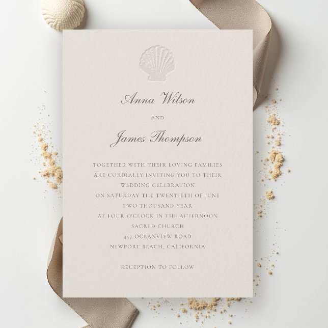 Nautische Muschel an der Küste formale Ecru-Hochze Einladung (nautical coastal wedding invitation modern classic formal traditional elegant shell ecru)