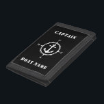 Nautischer Kompass Anker und Ihr Name oder Ihr Nam Tri-fold Geldbeutel<br><div class="desc">Nautical Compass Anker mit Ihrem Individuelle Name oder Bootsnamen auf dieser langlebigen Nylon-Trifold-Brieftasche. Wählen Sie Ihren Hintergrund und die Farbe der Rahmen,  um Ihren Stil zu erfüllen. Das perfekte Geschenk für Väter Tag,  Geburtstag oder jede Gelegenheit. Auch macht ein großartiges Gesprächsstück beim Schutz Ihrer Wertsachen.</div>