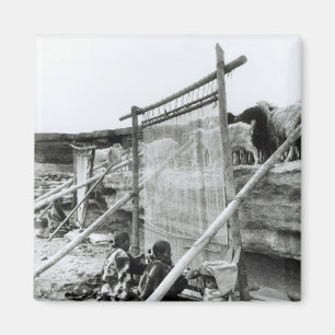 Navajoweber, c.1914 magnet