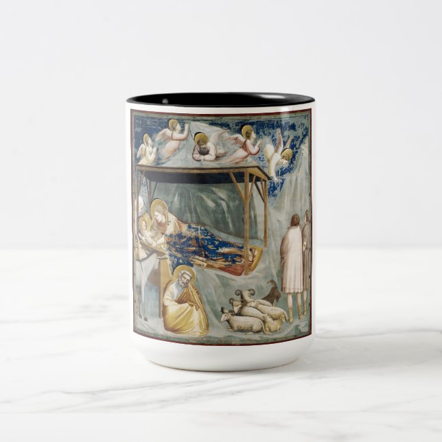 Navitity (Geburt Jesu Christi) (von Giotto) Zweifarbige Tasse (Mittel)
