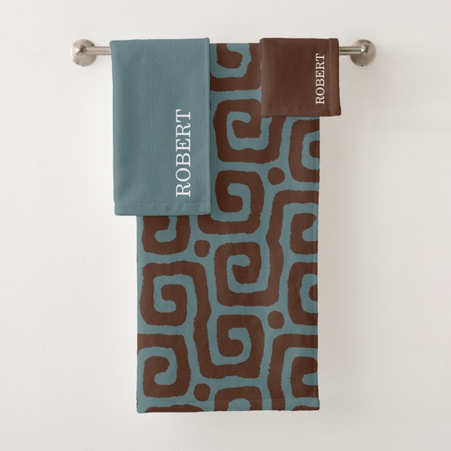 Navy Blau &Braun abstraktes Muster Monogramm Name Badhandtuch Set (Insitu)
