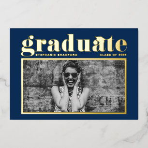 Navy Blau Retro-Typografie Foto-Abschlussfeier Folieneinladung