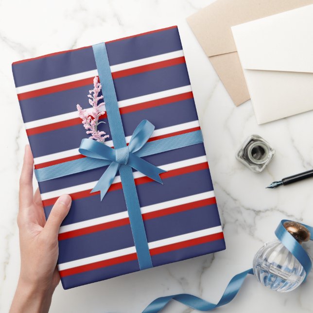 Navy Blau Rot Streifenmuster Geschenkpapier (Schenken)