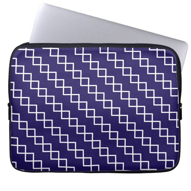Navy Blau Weiße Geometrie Laptopschutzhülle (Vorderseite)