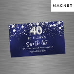 Navy blaue Sterne 40. Geburtstag Speichern Sie den Magnetkarte<br><div class="desc">Ein moderner und eleganter Save the Date Magnet für ein 40. Party. Ein marineblau mit silbernen Imitaten dekorierter Hintergrund. Personalisieren und fügen Sie Datum und Namen hinzu. Die blaue Farbe ist ungleichmäßig. Der Text: Save the Date ist mit einem großen angesagten,  handgeschriebenen Stilskript geschrieben.</div>