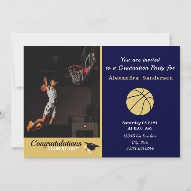 Navy Blue and Gold Basketball Graduierungsparty Einladung (Vorderseite)