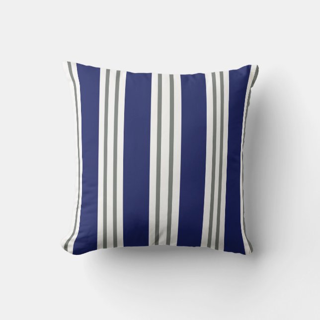 Navy Blue and White Coastal Stripes Kissen (Vorderseite)