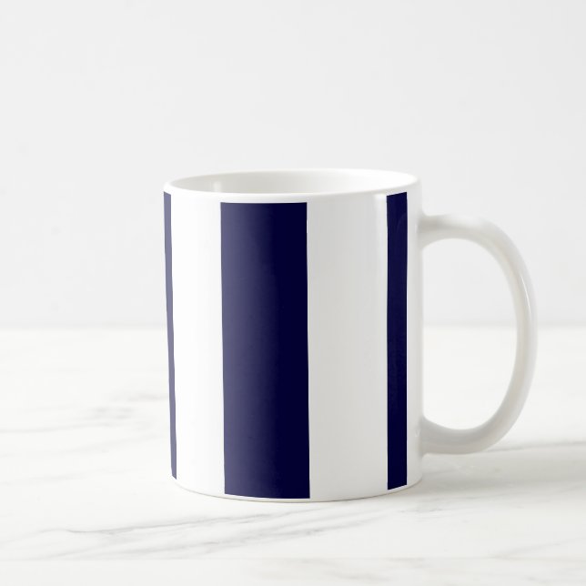 Navy Blue and White Extra Large Stripe Pattern Tasse (Rechts)