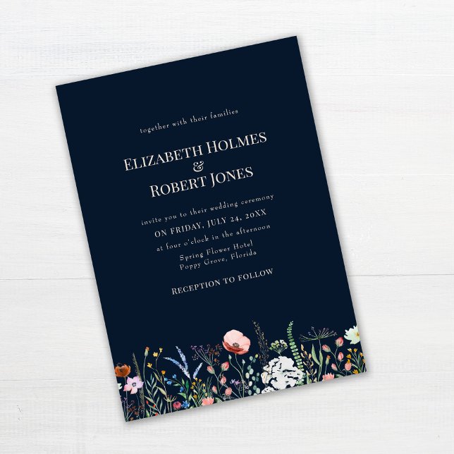 Navy Blue Boho Wildblume Hochzeitseinladung Einladung (Navy Blue Boho Wildflower Wedding Invitation on white wooden table.)