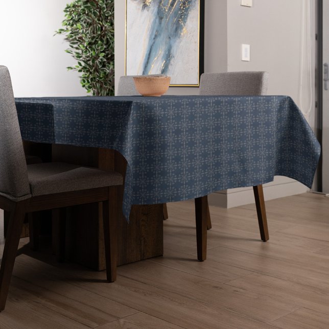 Navy Blue Classic Silver Snowflakes Elegant Custom Tischdecke (Navy blue and silver snowflake pattern tablecloth)