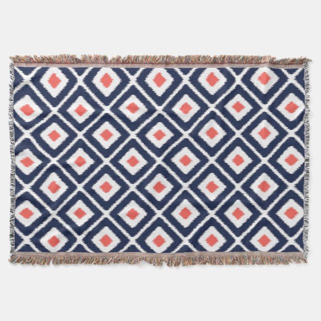 Navy Blue, Coral, White Ikat Diamond Pattern Decke (Vorderseite)