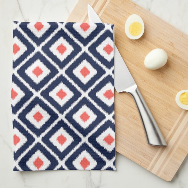 Navy Blue, Coral, White Ikat Diamond Pattern Geschirrtuch (Viertel Falte)