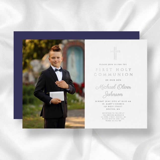 Navy Blue Cross Boy Foto Erste Kommune Silver Folieneinladung (Navy Blue Cross Boy Photo First Communion Silver Foil Invitation)