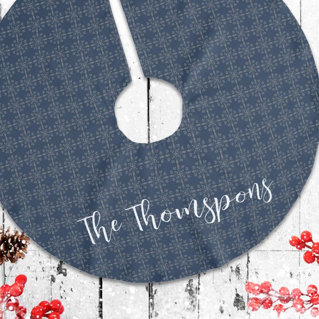 Navy Blue Family Name Custom Christmas Polyester Weihnachtsbaumdecke (Christmas silver snowflake pattern holiday tree skirt. )