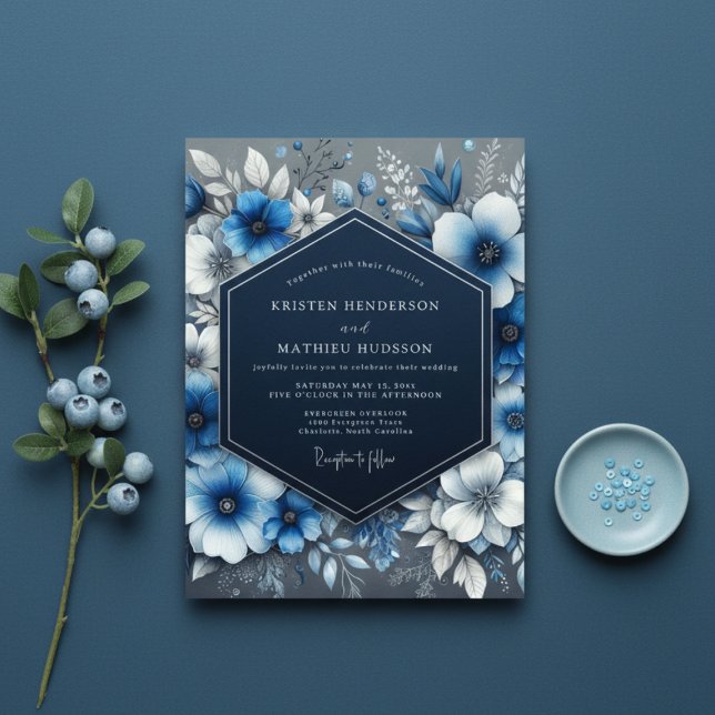 Navy Blue Floral Opulence Wedding Einladung (Von Creator hochgeladen)