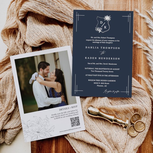 Navy Blue Floral Wedding Wappen QR Code Foto Einladung (Von Creator hochgeladen)