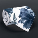 Navy Blue Garden Florals Wedding Krawatte<br><div class="desc">Eine klassisch marineblau-weiße Hochzeitshalsbinde mit einer Aquarellmalung aus Gartenfloralen,  darunter die in MarinebTönen,  Marineblau,  staubigen Grauen und staubigen Blues. Eine klassische Hochzeitsbinde der Marine.</div>