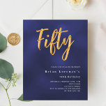 Navy Blue Gold Budget Einladung zum 50.<br><div class="desc">Eine moderne,  stilvolle Einladung zu einer 50. Geburtstagsfeier für ihn und sie. Die blaue Farbe ist ungleichmäßig. Navy Hintergrund und das Wort 50 geschrieben mit großen Imitaten goldenen Buchstaben. Personalisieren und fügen Sie einen Namen und Party-Details hinzu. Weißer Text. 1 Blatt = 1 Einladung mit Druckkante bis Kante.</div>